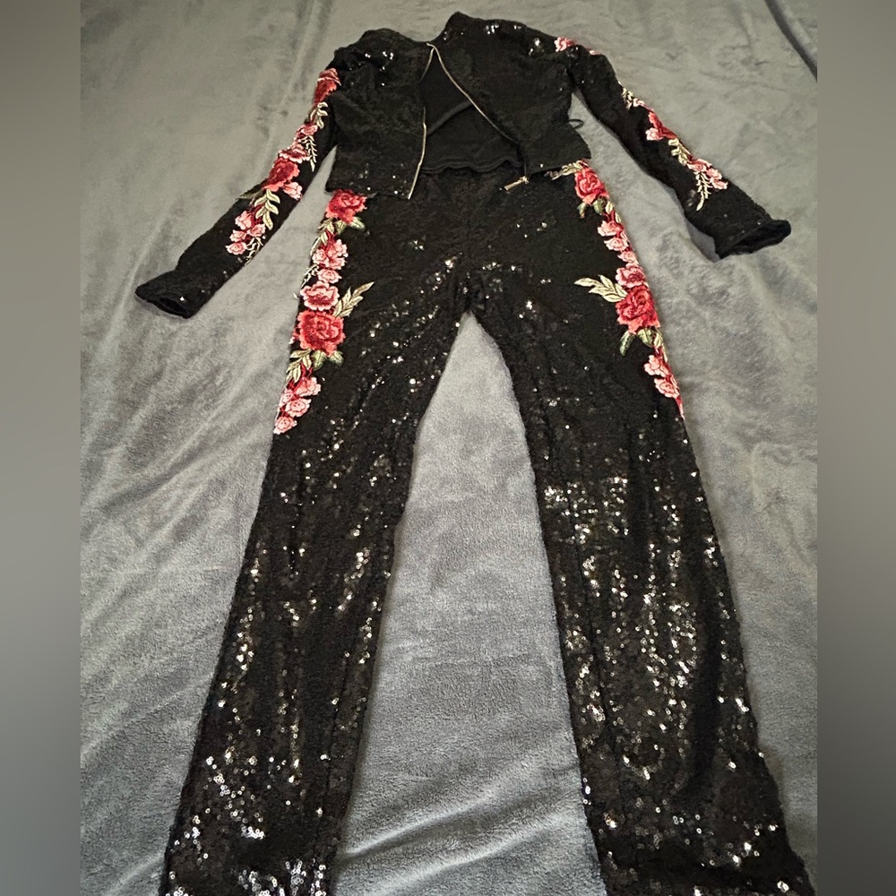 BRAND NEW W/O TAGS! Xtaren L two piece classy outfit. Or Selena costume!